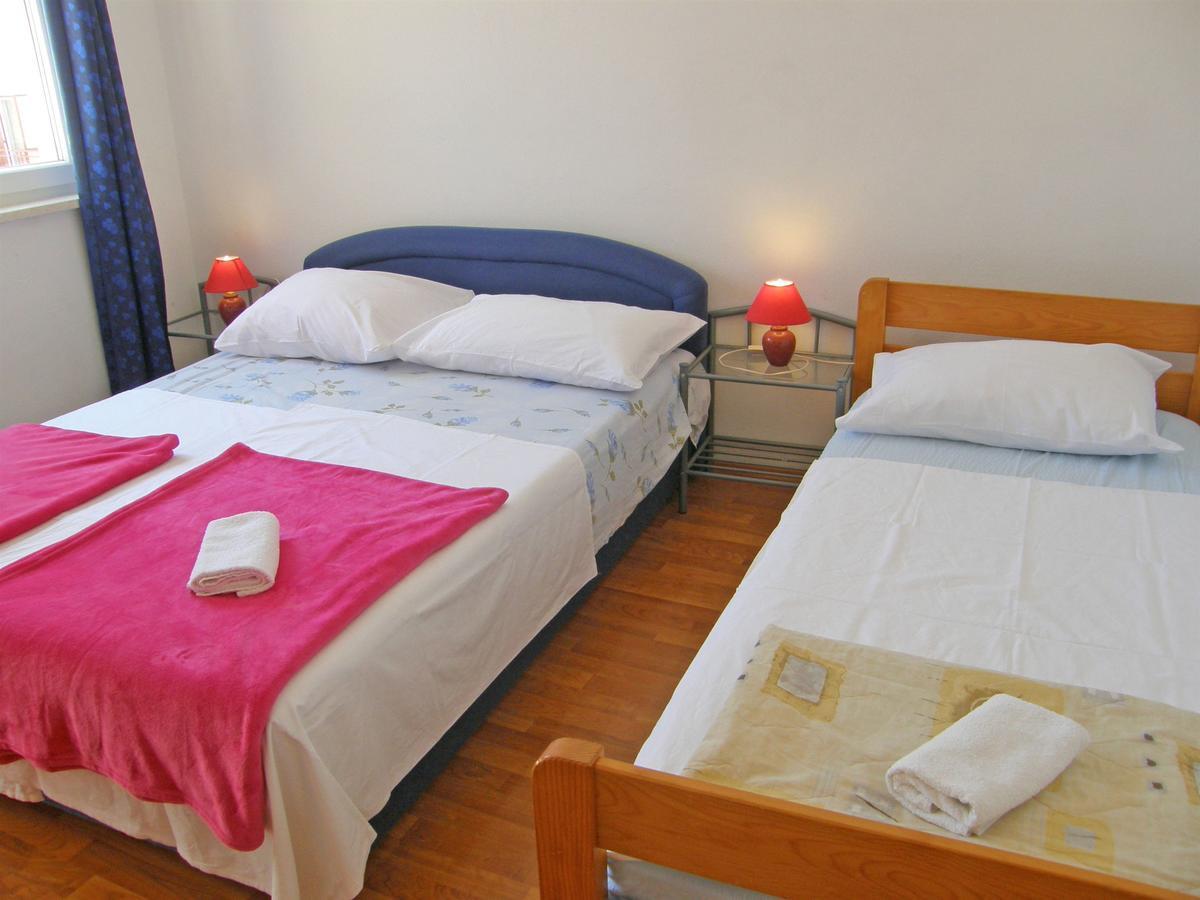 Apartments Jurica Primosten Bagian luar foto